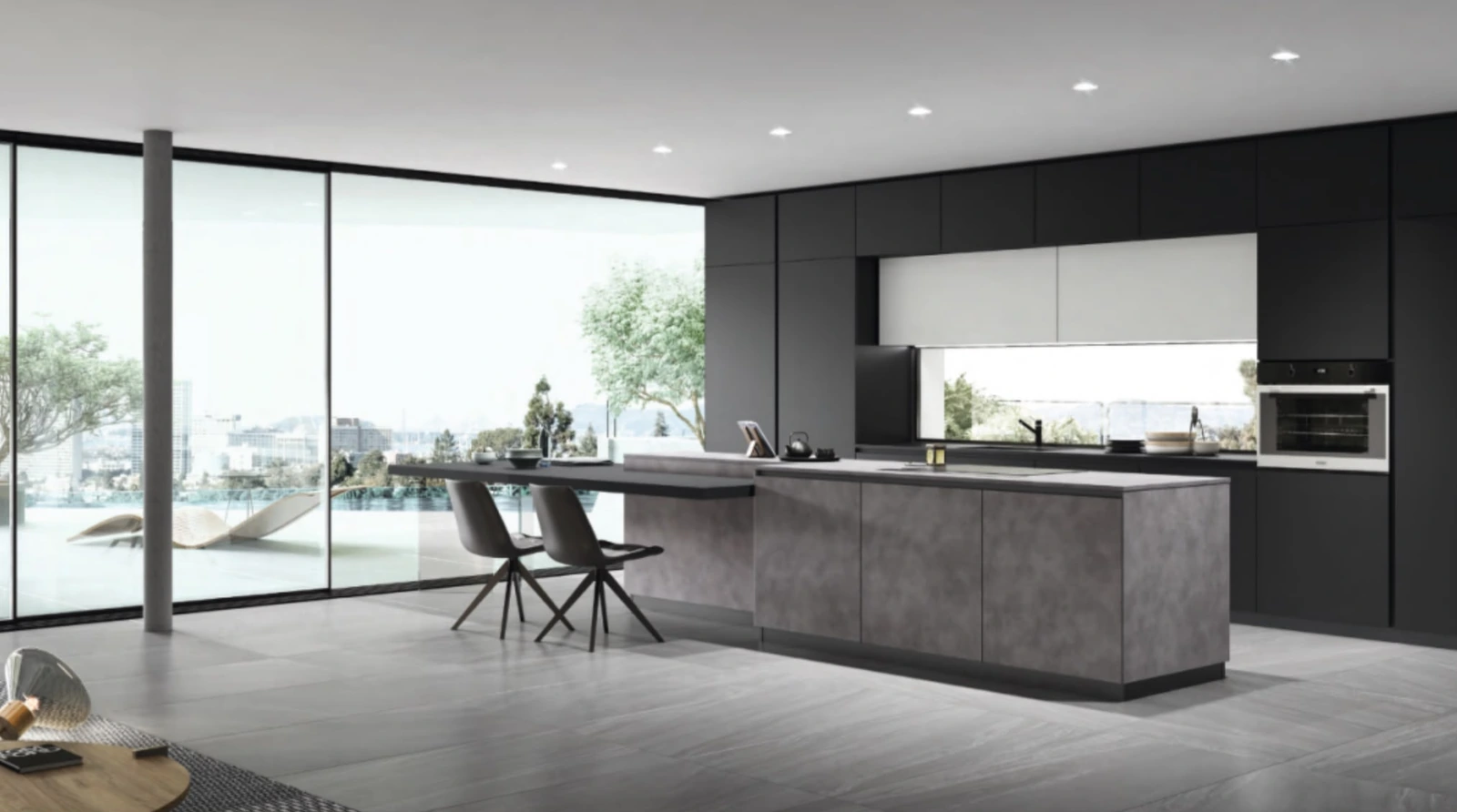 Cucina moderna scura con isola e ampia vetrata